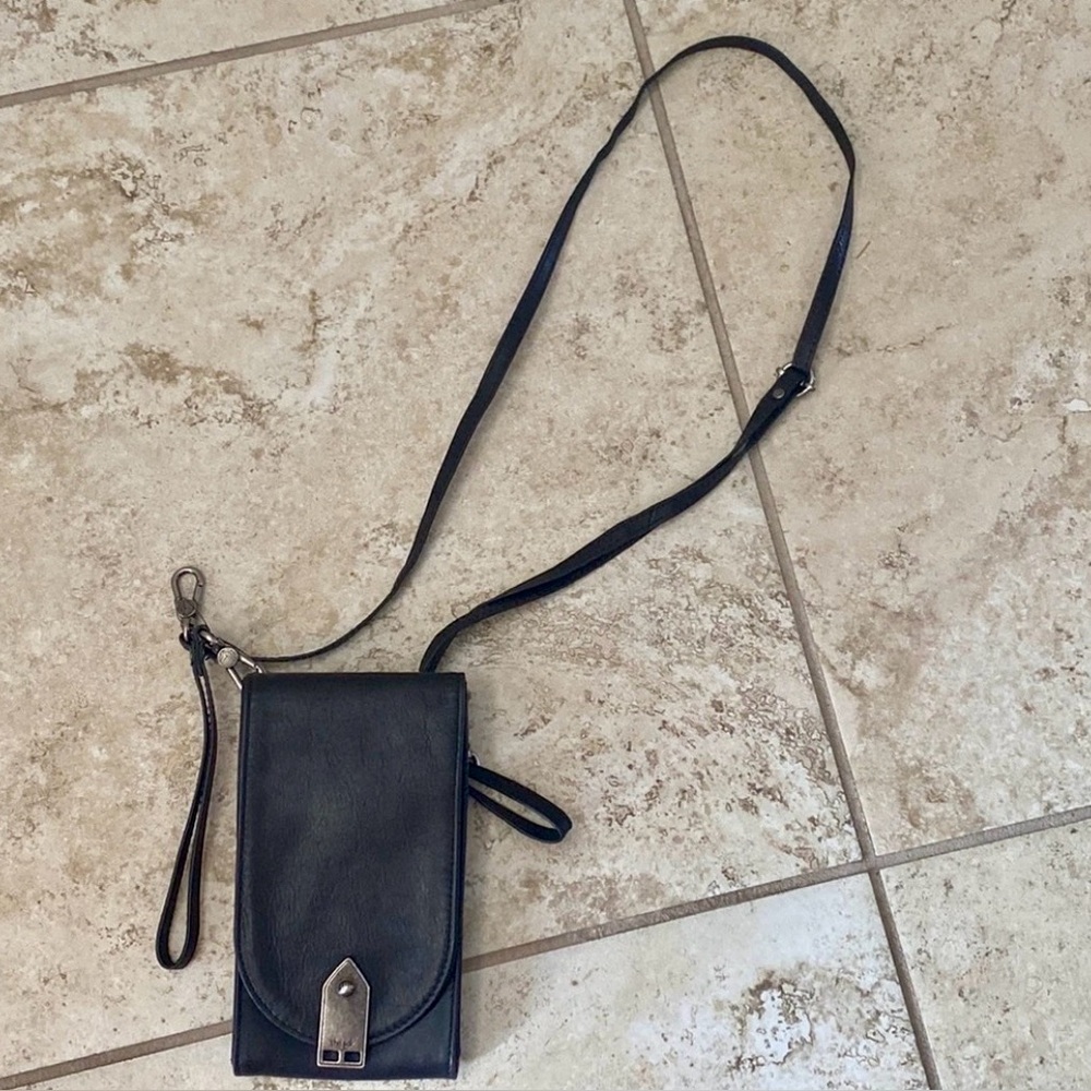 The Sak Small Crossbody Bag/Wristlet. - Picture 2 of 16